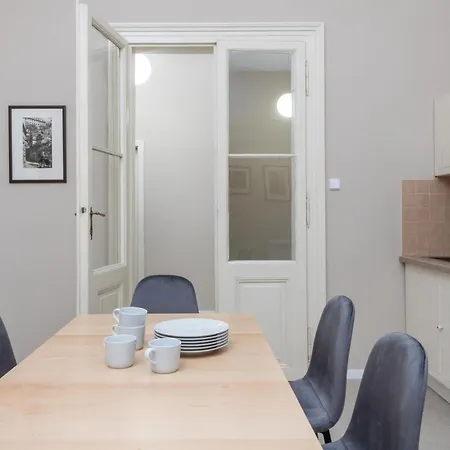 Daire Charming Near Old Town And Station *