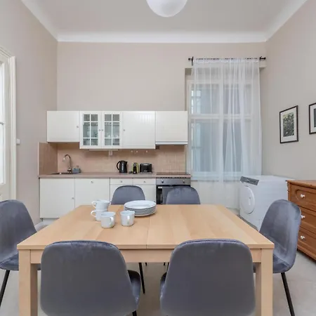 Charming Near Old Town And Station Daire *