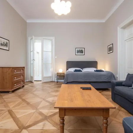 Daire Charming Near Old Town And Station Prag