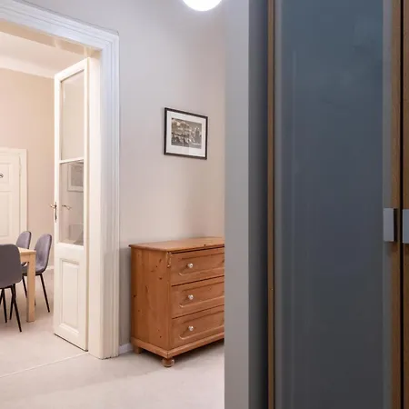 Daire Charming Near Old Town And Station