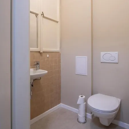 Charming Near Old Town And Station Daire Prag