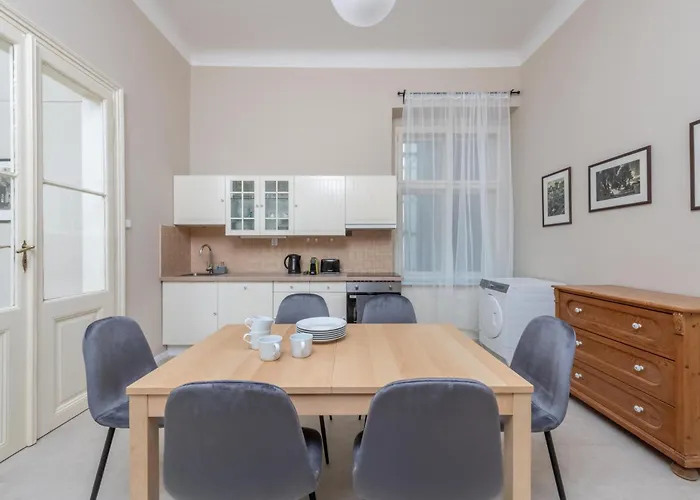 Charming Near Old Town And Station Apartamento *