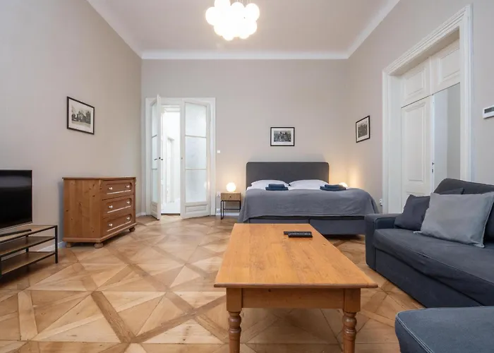 Daire Charming Near Old Town And Station Prag