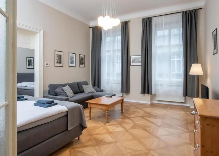 Charming Near Old Town And Station *